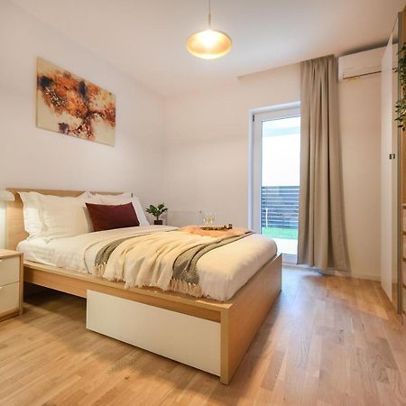 Vacation Feel - 2Br Apartment With Terrace & Private Parking In Baneasa Bukareszt Zewnętrze zdjęcie